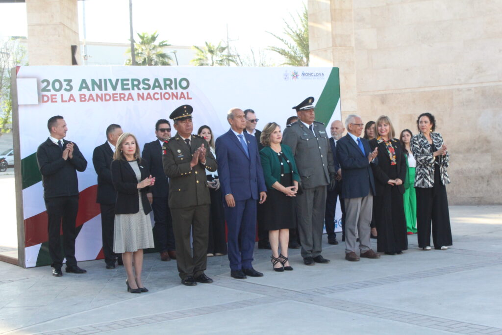 Celebración del 203 Aniversario de la Bandera Mexicana en Monclova: Un ...